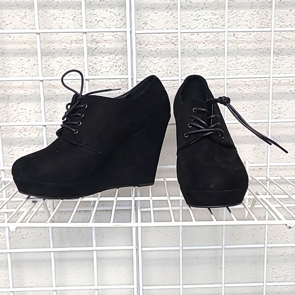 New Torrid Black Wedge Lace Up Bootie Size 10